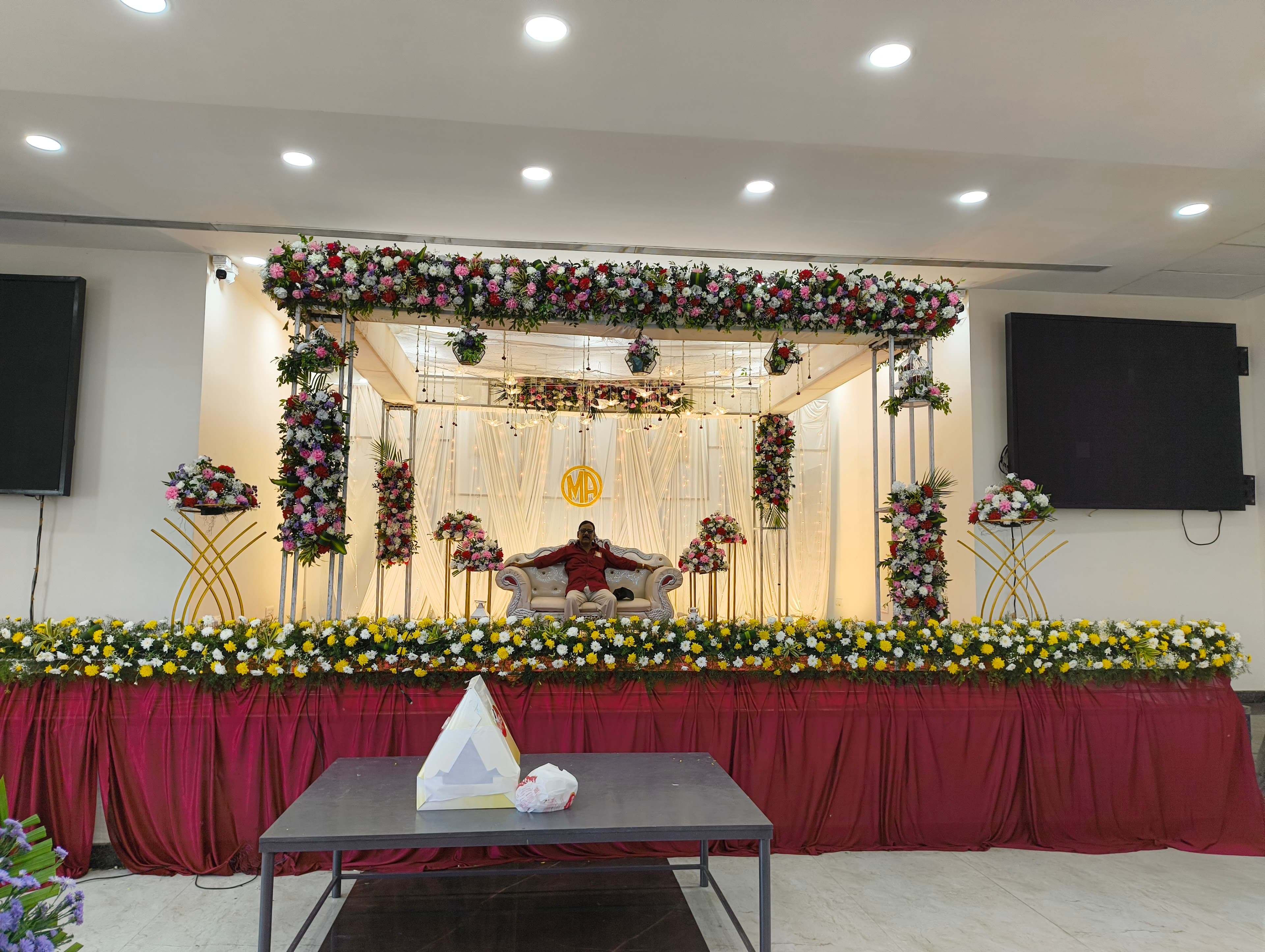 VSC Mahal A/C, Adukkamparai
