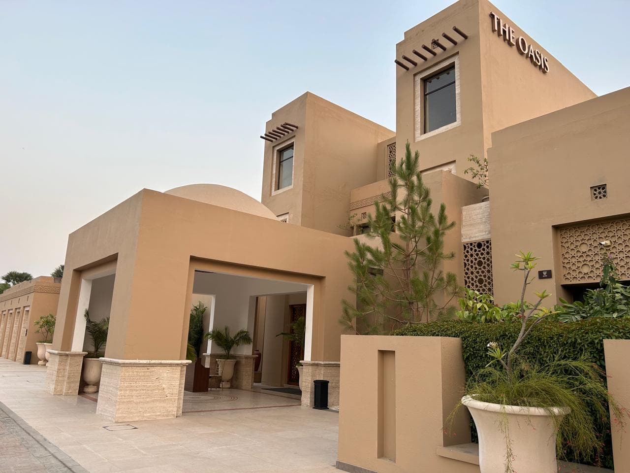 The Oasis Club, Lucknow