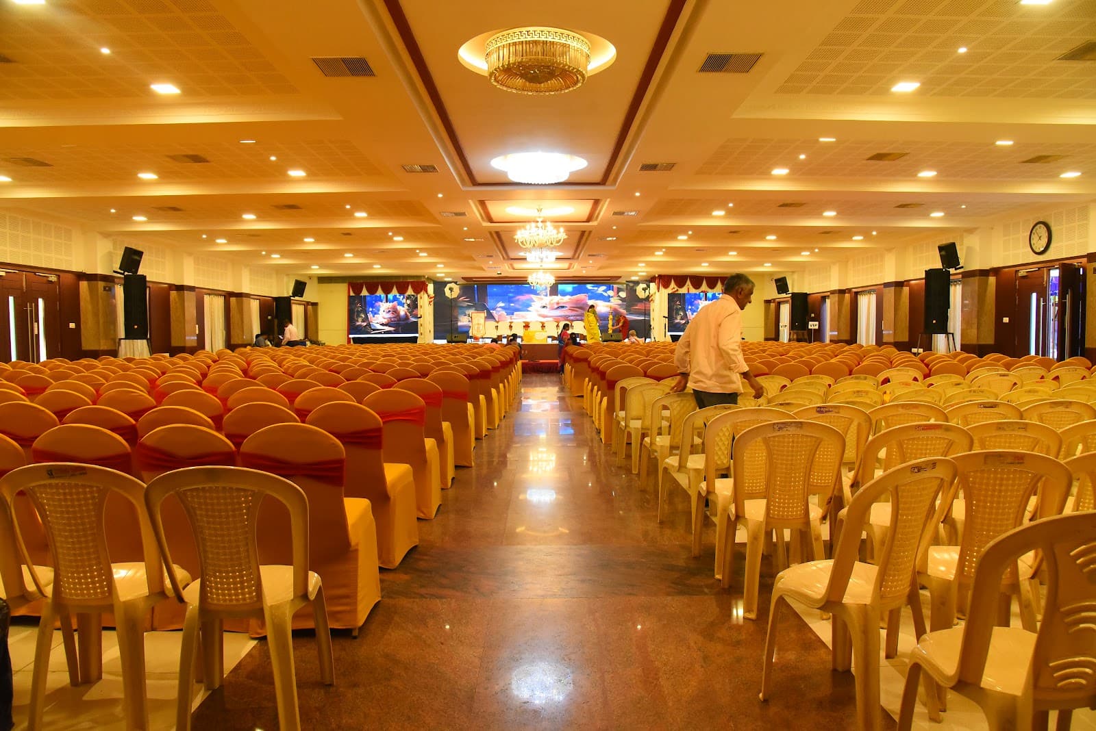 MANGHALAM WEDDINGS & CONVENTIONS, Tiruchirappalli