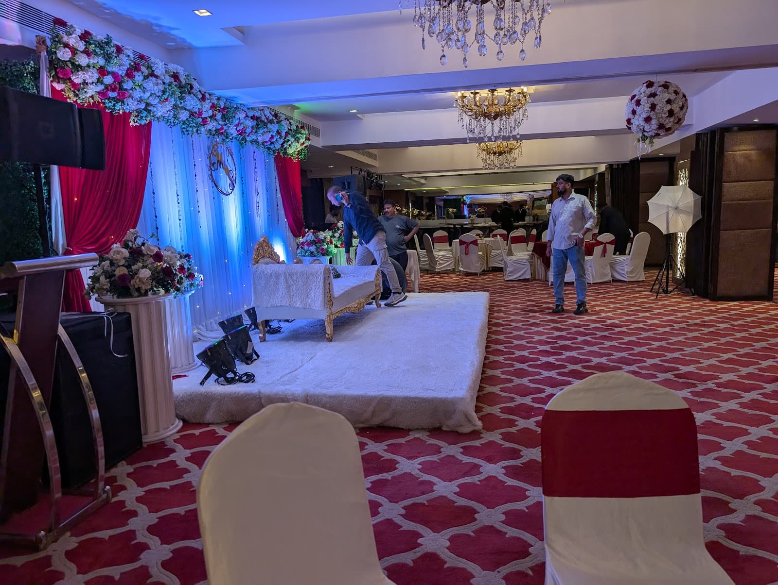 Golden Leaf Banquet, Mumbai