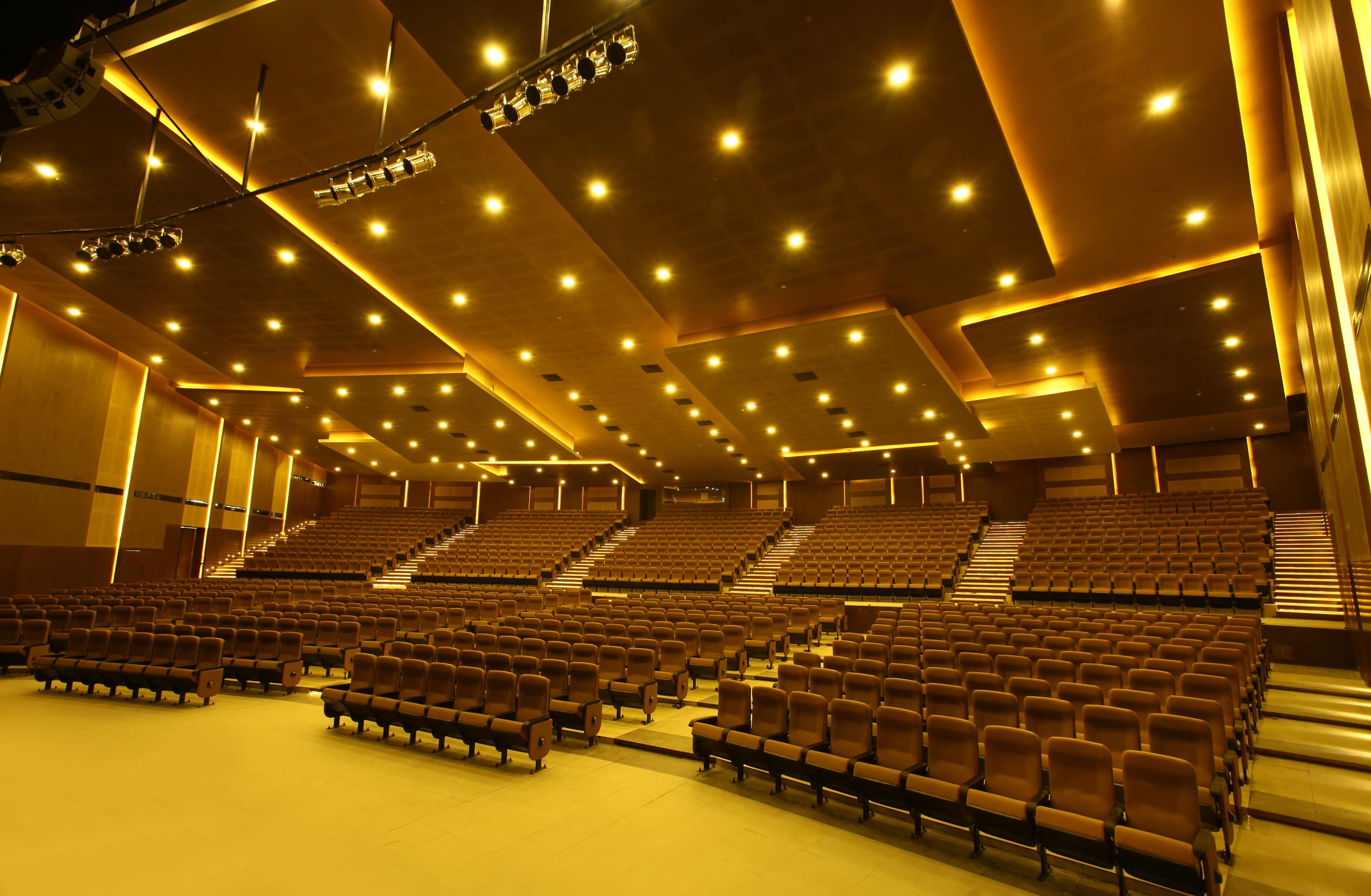 Vythiri Hall, Kalpetta