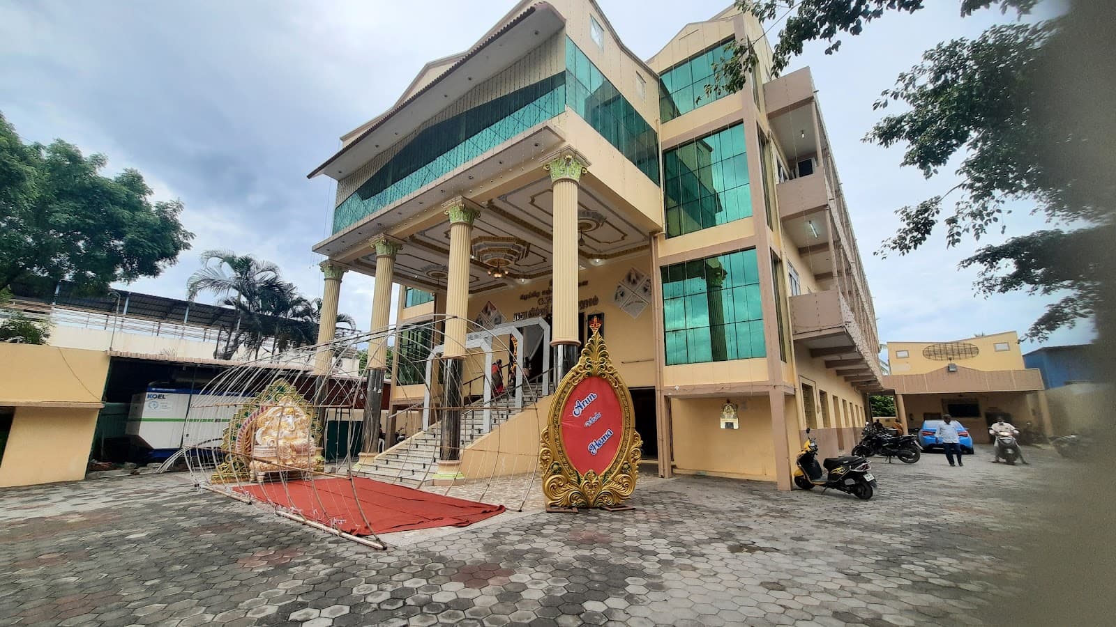 G V R S Radha Vilvam Thirumana Mahal, Vellore