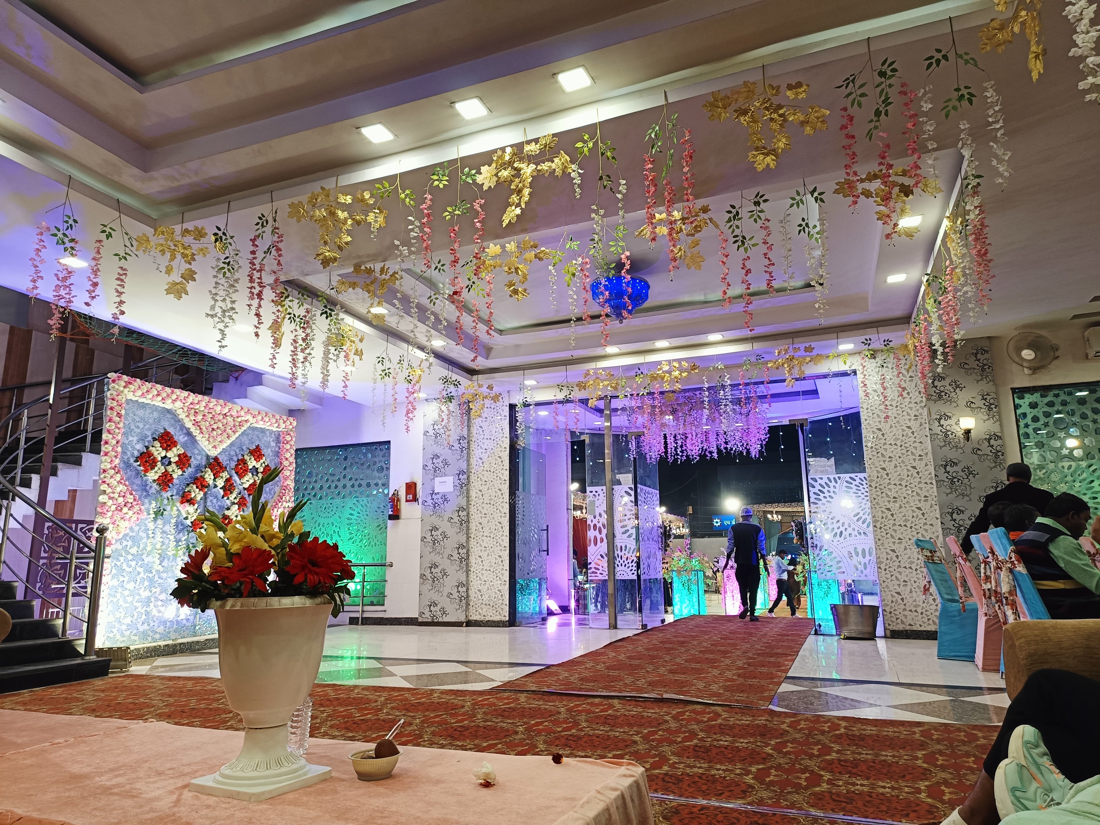 Galaxy Paradise Banquet, Lucknow