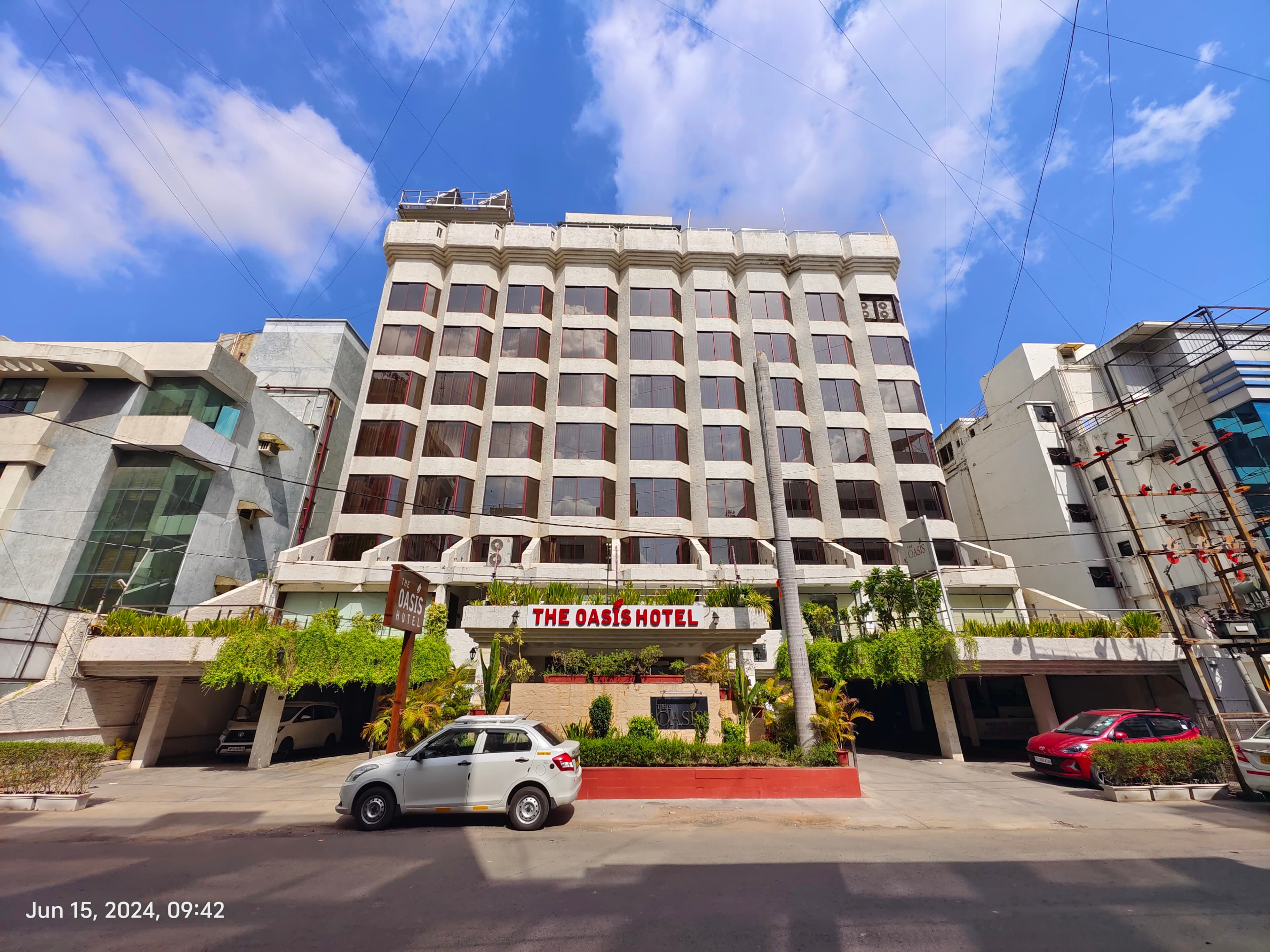 The Oasis Hotel, Vadodara