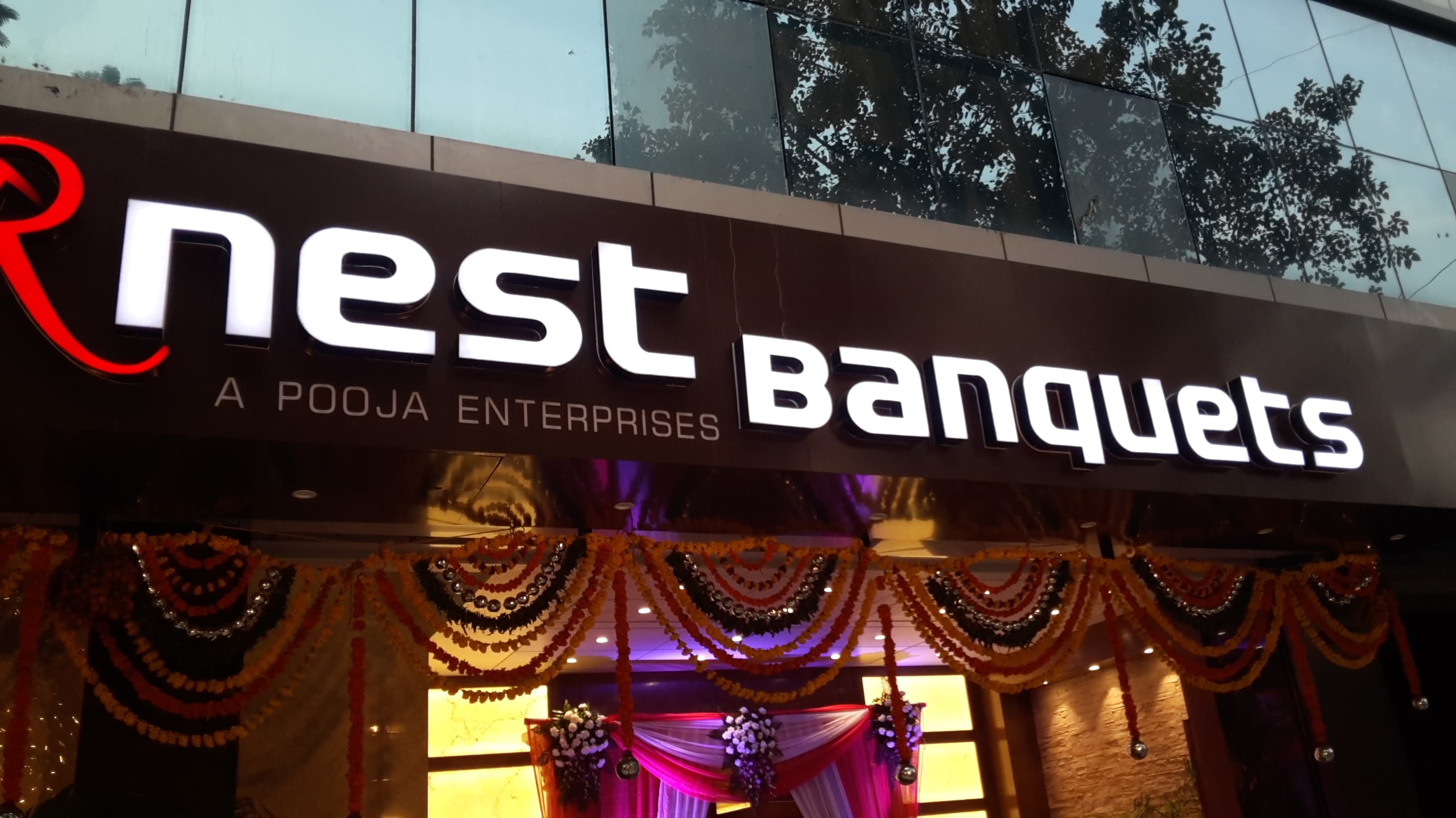 Rnest Banquets, Thane