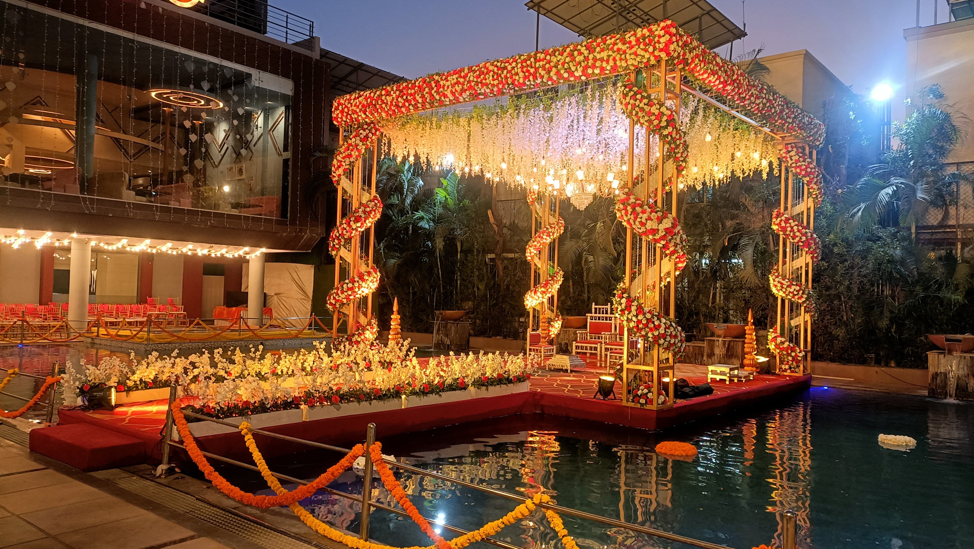 Waves Club, Vadodara